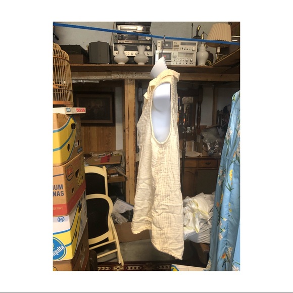 Cream Quarter Button-Up Tanktop - Picture 4 of 5